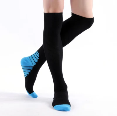 Maßgeschneiderte Herren-Sportsocken 20–30 mmhg kniehohe sportliche Lauf-Kompressionssocken für Männer und Frauen