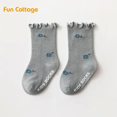 Großhandel kundenspezifisches Design Kinder süße Kindersocken bunte Baumwolle Mädchen Schule Teenager Jungen Socken Jacquard Maus Kind Cartoon Crew Socke