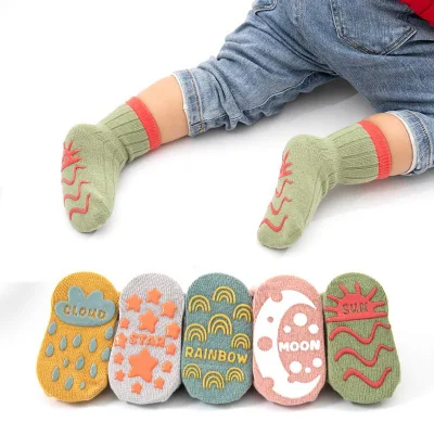 Kundenspezifische Frühlings-neue weiche Baumwollatmungsaktive Griff-Kind-Kleinkind-Socken-niedliche Karikatur-Antirutsch-Babysocke