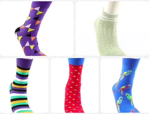 Großhandel Mode bunte lustige glückliche Neuheit Socken lächelndes Gesicht benutzerdefinierte bunte Baumwolle Crew Männer Kleid Socken