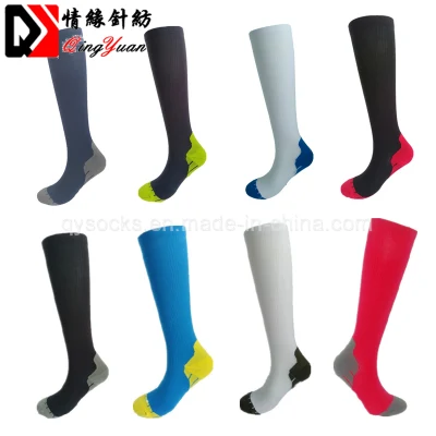 Hochwertige kniehohe Sportsocken für Herren im individuellen Design